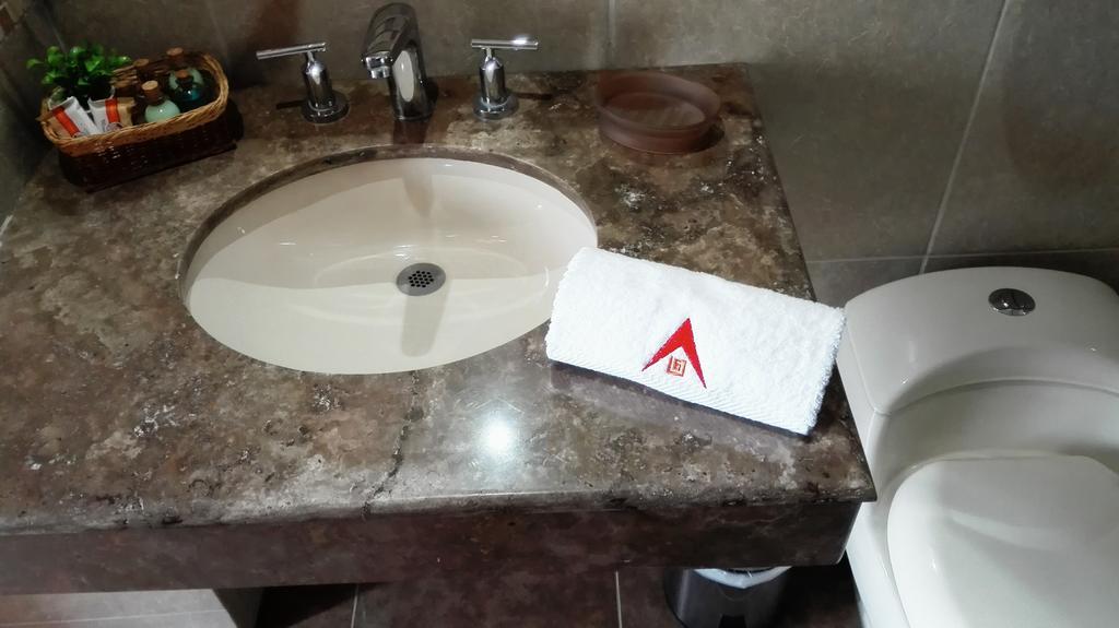 La Aurora Hotell Huaraz  Rum bild